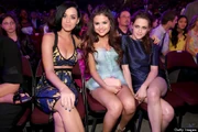 O-KATY-PERRY-SELENA-GOMEZ-KRISTEN-STEWART-570.jpg (99 KB)