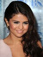People's choice awards 2011 sel look in pink-1-8