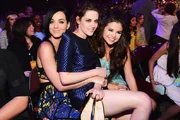 KATY+PERRY,+KRISTEN+STEWART,+SELENA+GOMEZ+attend+Nickelodeon's+26th+Annual+Kids'+Choice+Awards.jpg (54 KB)