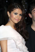 People's choice awards 2011 selena look number 1 behind the photocall