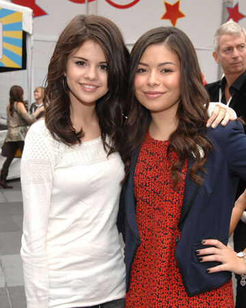 Miranda Cosgrove Selena Gomez Wiki Fandom Miranda Cosgrove Selena Gomez Wiki Fandom