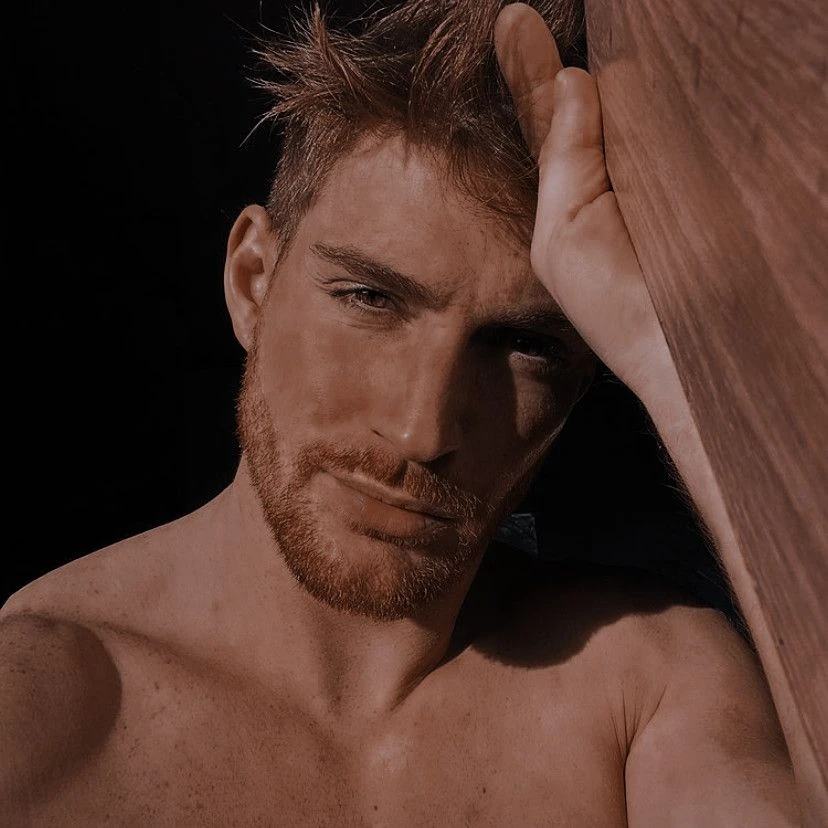 John Tucker Série amores improváveis OffCampus/Elle Kennedy Wiki