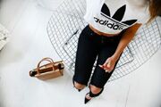 3kwpcq-l-610x610-shirt-adidas+shirt-adidas+sports+bra-t+shirt-adidas-camel+bag-white-black-cute-crop+tops-black+white-crop