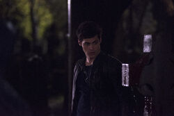 Alec 2x19.jpg