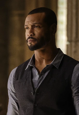 Luke Garroway | Wiki Shadowhunters en Español | Fandom
