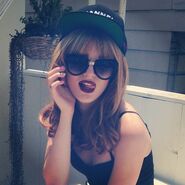 Bella-thorne-cap-tongue-out