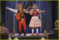 Adam-irigoyen-chains-shake-show-up-02.jpg