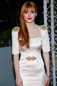 BellaThorne12thMovieGuideAwards(2)