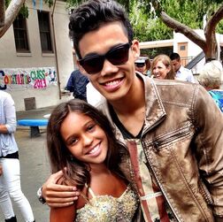 Roshon-fegan-brown-jacket-with-fan