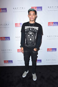 Roshon+Fegan+Childhelp+Hollywood+Heroes+JOeMnBKoueVx