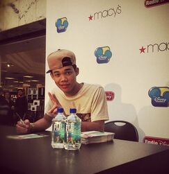 Roshon-fegan-1363997509 (16)