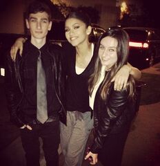 Zendaya-coleman-dark-with=pals