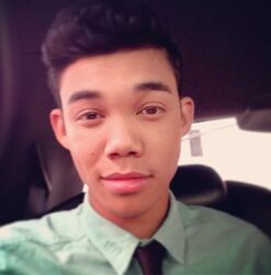 Roshon-fegan-1green-shirt