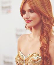 Bella-thorne-2012pic-awards