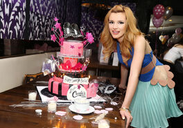 Bella-thorne-Sweet16-Birthday-Party-(3)