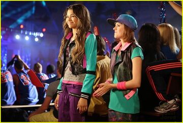 Zendaya-new-zapped-pics-04