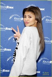 Zendaya-riverrink-opening-performer-07