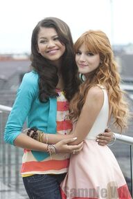 95383 Preppie Bella Thorne and Zendaya Coleman posing for a photo shoot on a hotel in Munich 11 122 239lo