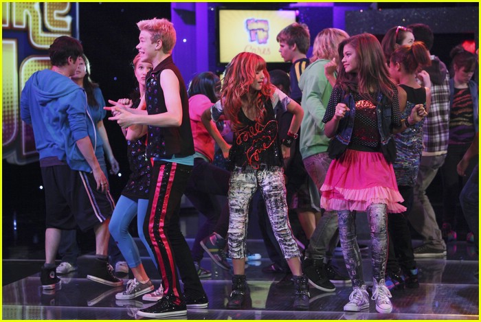 Give It Up Shake It Up Wiki Fandom