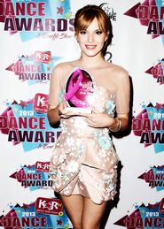 Bella-thorne-dance-awards-2013-(2)