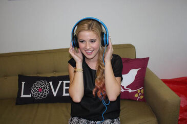 Caroline Sunshine 46