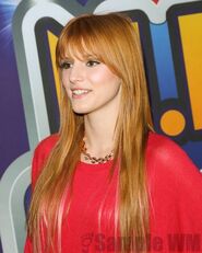 Bella Thorne 092