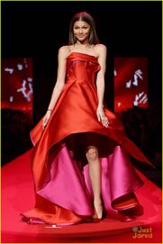 Zendaya-walks-red-dress-fashion-show-nyfw-05