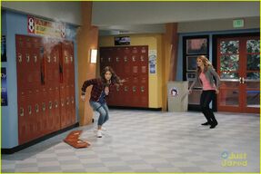 Zendaya-bella-thorne-guest-star-kc-undercover-stills-28