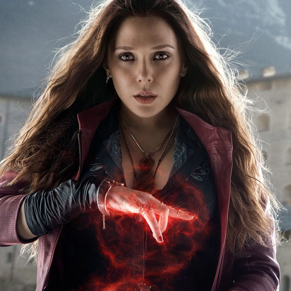 Сила алой ведьмы. Элизабет олсен алая ведьма. Алая ведьма мстители. Сила алой ведьмы. Элизабет олсен алая ведьма.