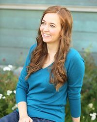 Shannon Hale 2015.jpg