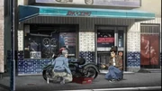 Goro helping Ryo in the anime.