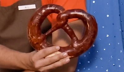 Crazy Ex Girlfriend West Covina Pretzel Sweat à Capuche