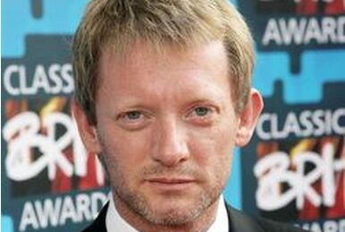 Douglas Henshall - Wikipedia