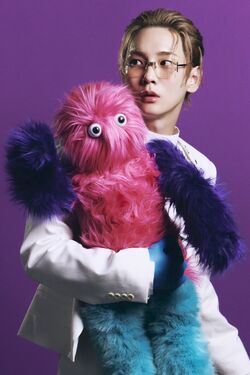 KEY SHINEE Gasoline SMTOWN OFFICIAL MD BOK-SILLee ACRYLIC