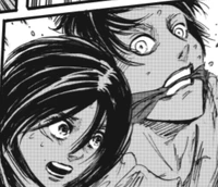Mikasa fängt Eren auf