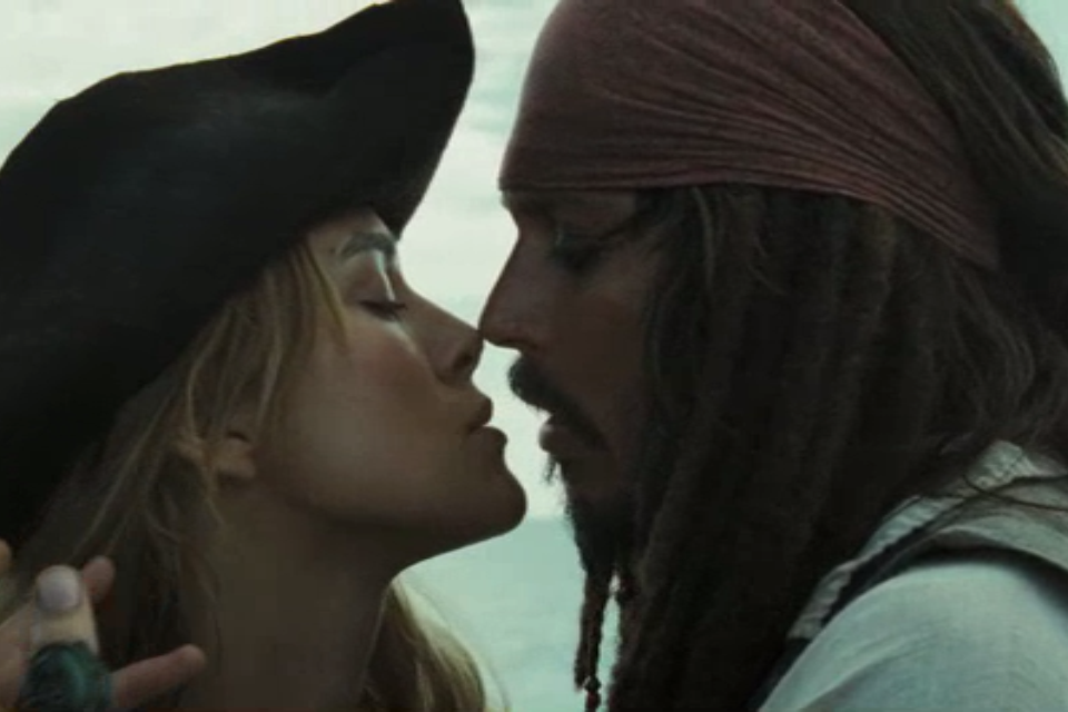 Jack Sparrow And Elizabeth Swann Kiss