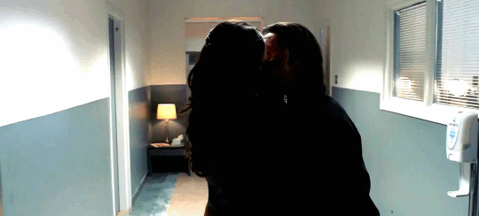 Lena and kara kiss episode