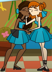 GabEllie performance kiss