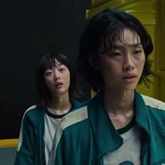 Ji-yeong asks for Sae-byeok's name