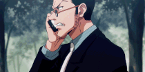 Leorio-tries-to-call-kurapika-13th-chairman-election-arc