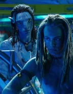 LoaklookingatSpider.jpg (43 KB) Lo'ak looking at Spider