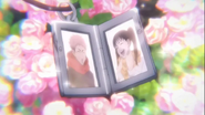 Todo has a picture of Yuji in his necklace