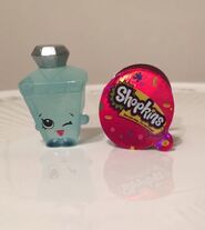 Gemma Bottle toy