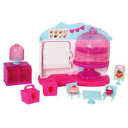 Cupcake Queen Cafe playset unboxed