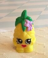 Pineapple crush toy