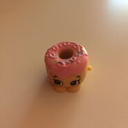 Cronella Donut toy