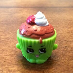 Cupcake Chic Shopkins Wiki Fandom Easy, diy shopkins cupcakes using real shopkins as extra favors. cupcake chic shopkins wiki fandom