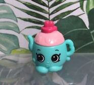 Lovely Hearts Teapot toy