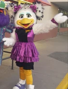 C61f56c93350437f4f8aa0eb504cd1ae.jpg (44 KB) Tux Helen walkaround