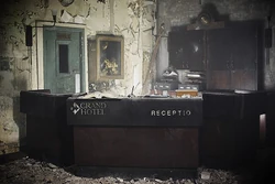 Ресепшн Гранд-Отеля.
